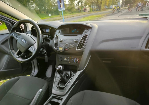 Ford Focus cena 35950 przebieg: 36000, rok produkcji 2015 z Mikołów małe 92